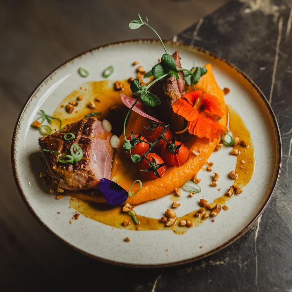 Logis Loire Hotel - Les Cocottes Restaurant Les Rosiers المظهر الخارجي الصورة