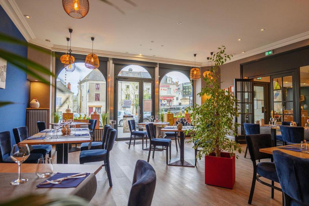 Logis Loire Hotel - Les Cocottes Restaurant Les Rosiers المظهر الخارجي الصورة