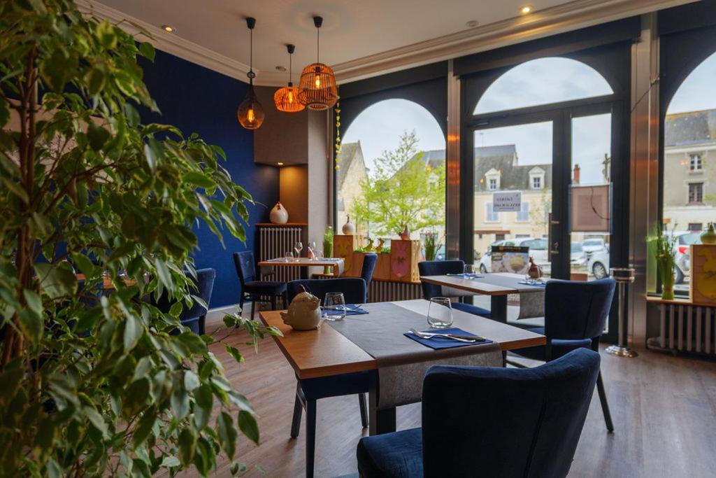 Logis Loire Hotel - Les Cocottes Restaurant Les Rosiers المظهر الخارجي الصورة